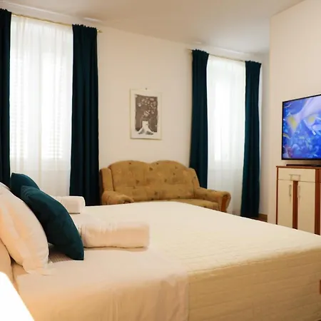 Goga בית הארחה 3*