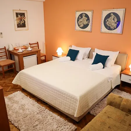 Goga בית הארחה 3*